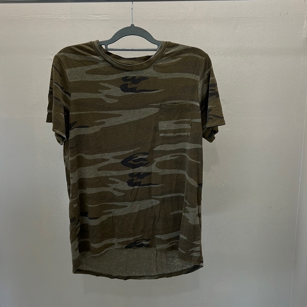 Zoe + Liv. Size large. Lightly used.